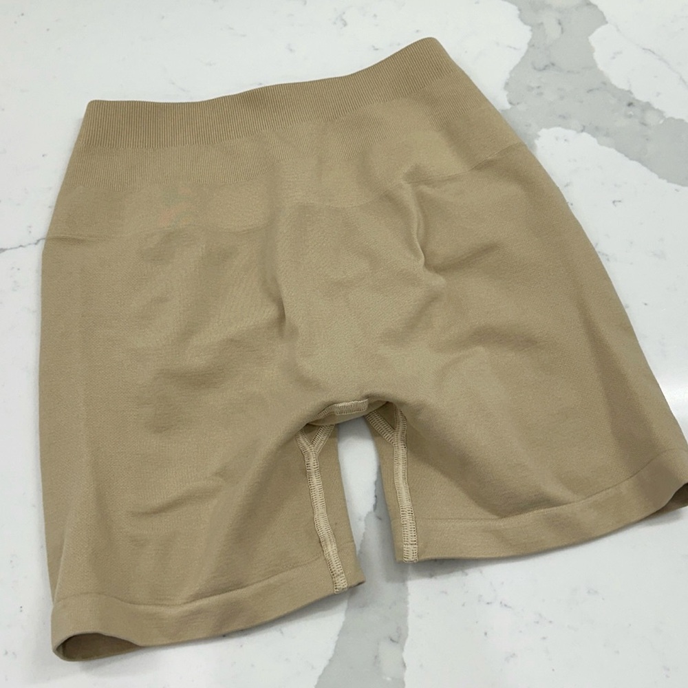 Alphalete Amplify Shorts Linen Shorts-Small